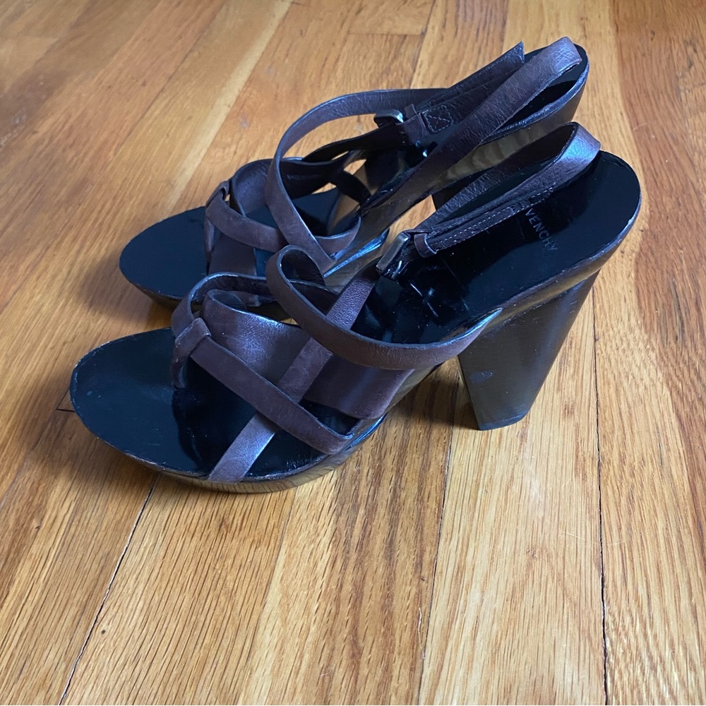 Givenchy y2k Strappy heeled sandals